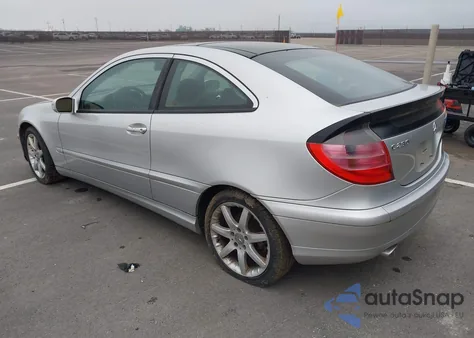 2004 Mercedes-Benz C 230 Kompressor Sport z USA, uszkodzony, nr VIN WDBRN40J64A605891